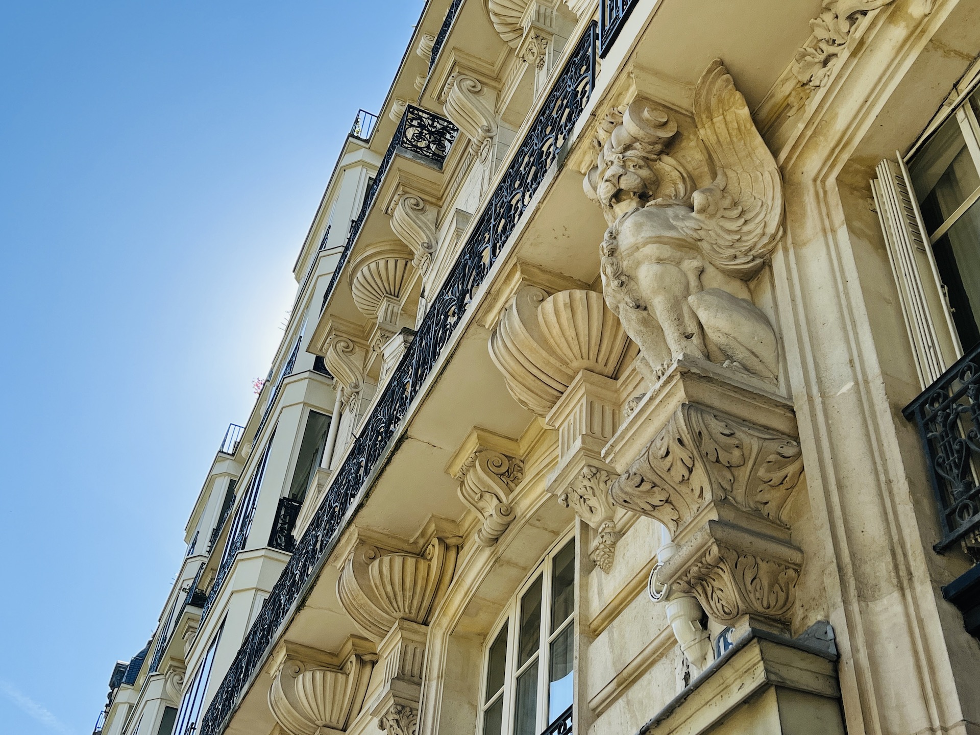 Paris 7 - Les Invalides / Tourville — Foto 3