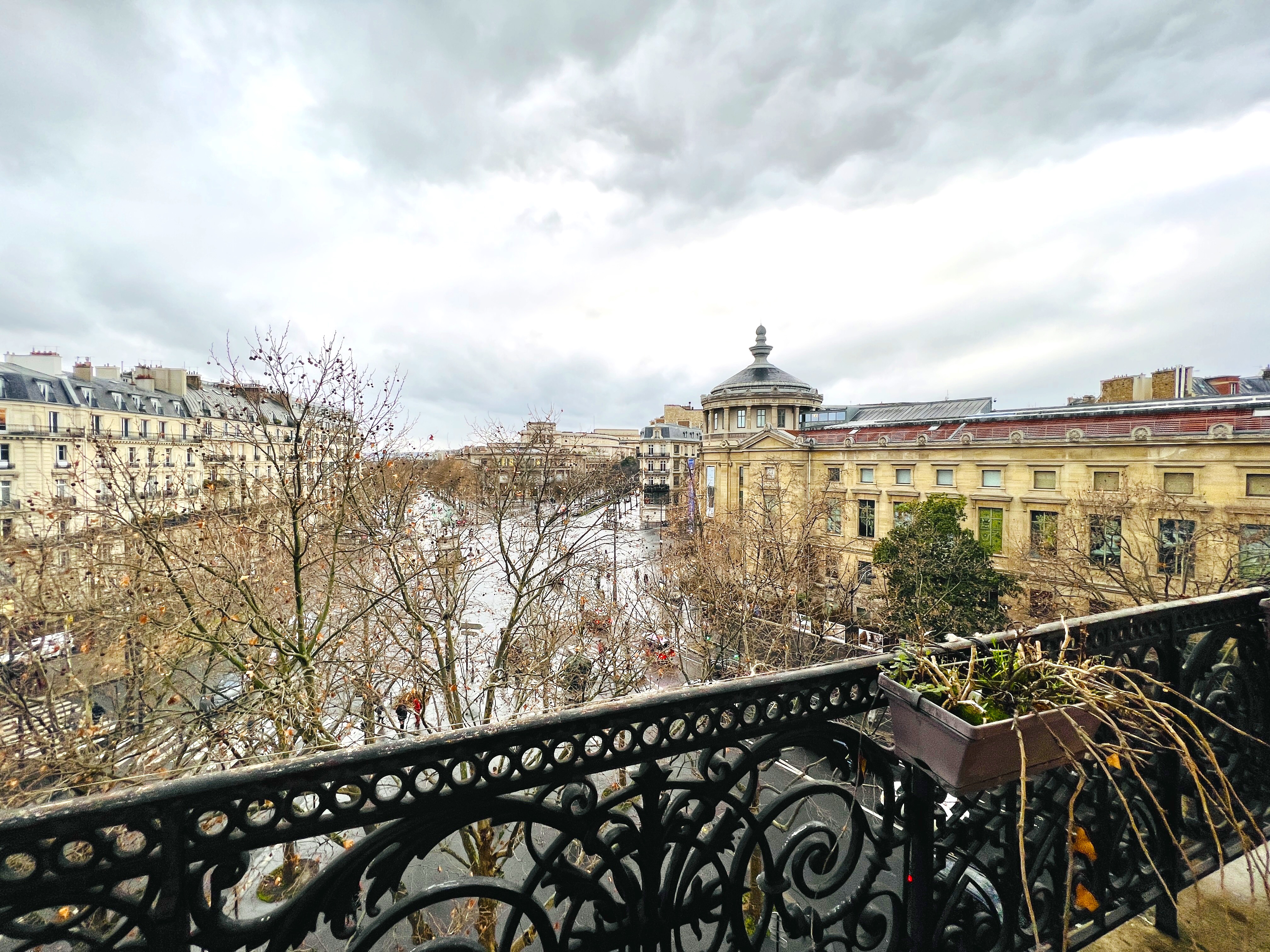 Exclusif - Paris 16 - Place d'Iena — photo 1