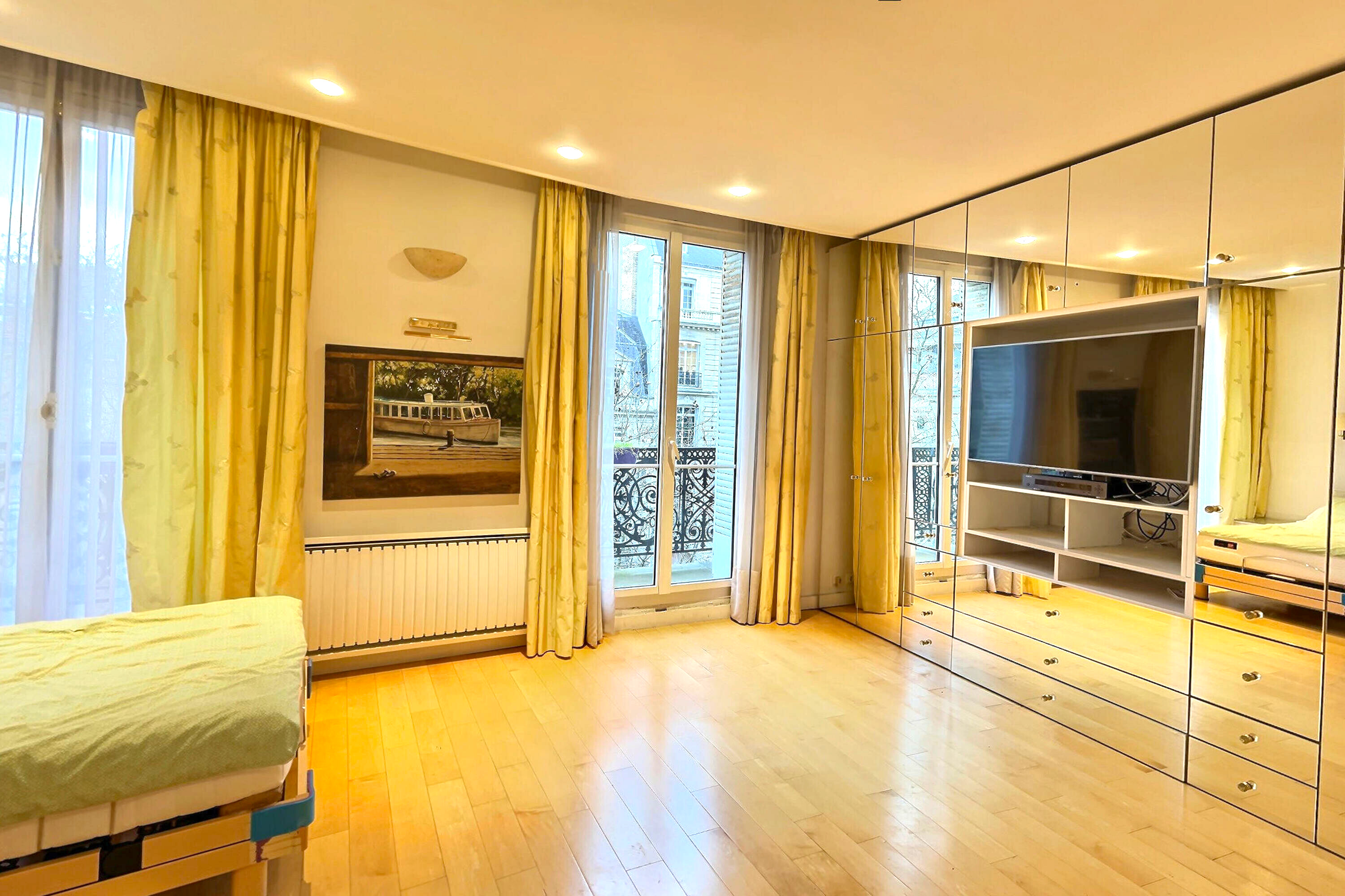 Exclusif - Paris 16 - Place d'Iena — photo 2