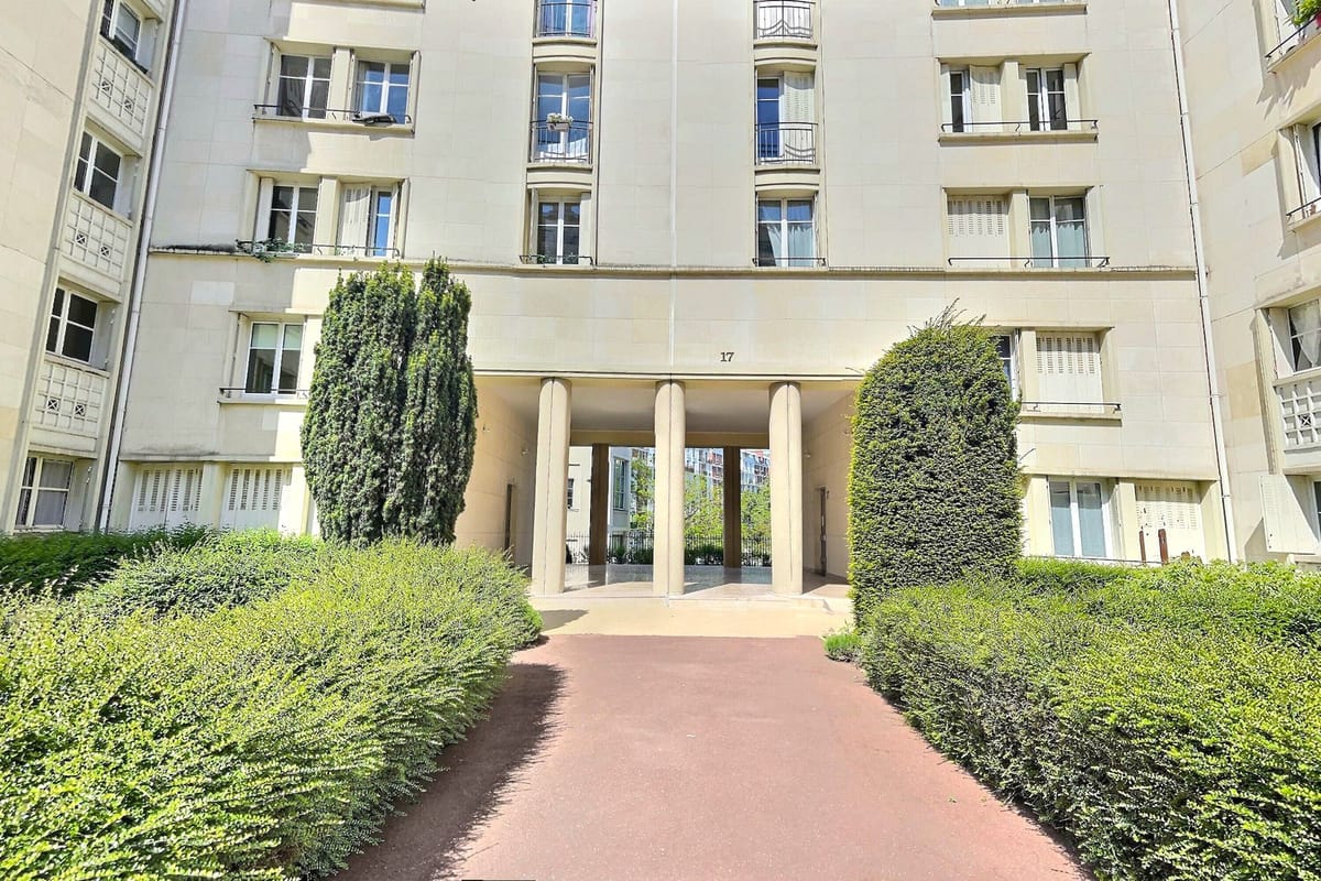 Appartement 76 m² avec balcon — Neuilly — Bd de la Saussaye