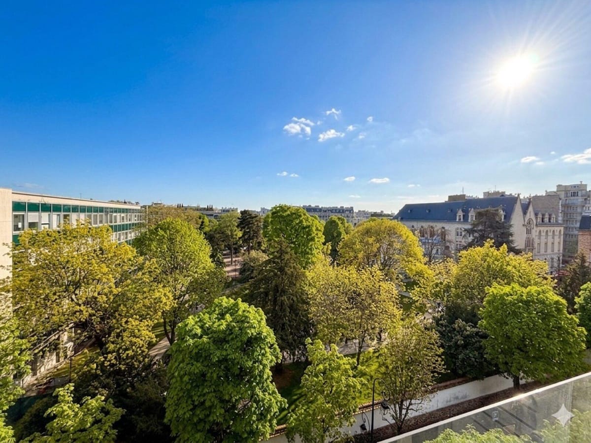 Appartement 68 m² sur verdure — Neuilly — Rue de l'Église